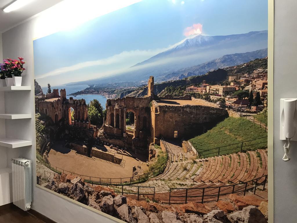 Locami Holiday&Rooms Jolanda Suite Catania Bagian luar foto